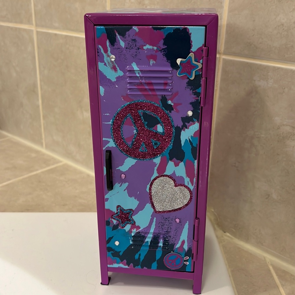 Justice girls locker!
